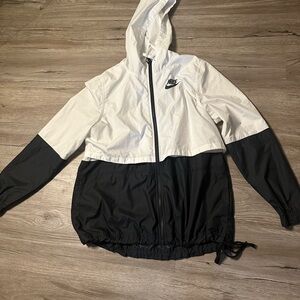 Women's Nike Windbreaker Jacket Size Small Black and White